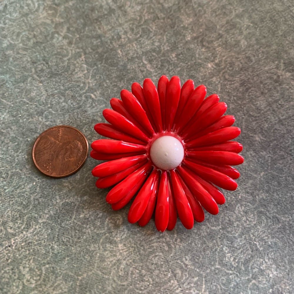 Vintage Red Daisy Flower Power Brooch Pin Jewelry Boh… Gem